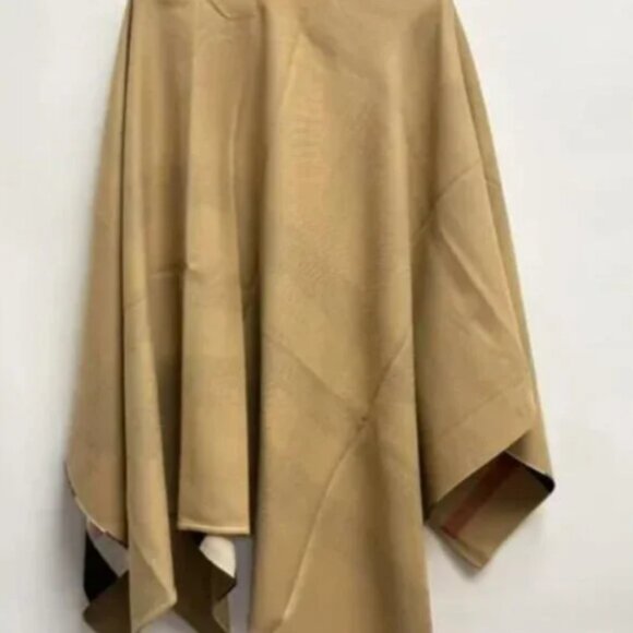 Burberry Women’s Charlotte Reversible Solid Check Wool Cape Camel - Picture 5 of 7